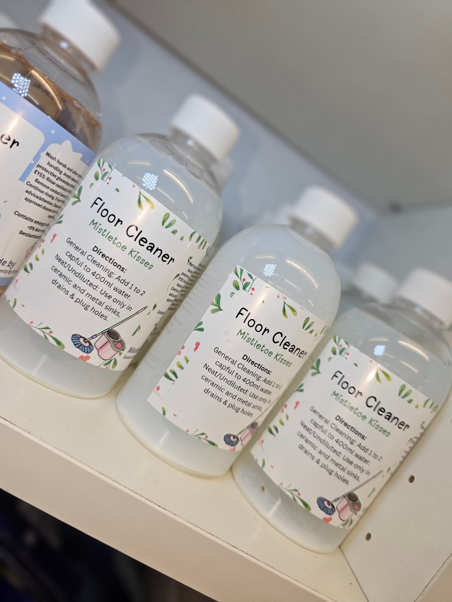 Christmas Mitletoe Kisses Floor Cleaner