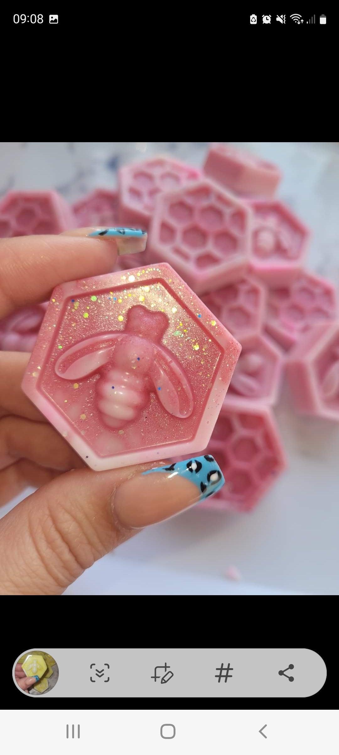 Honeycomb bees